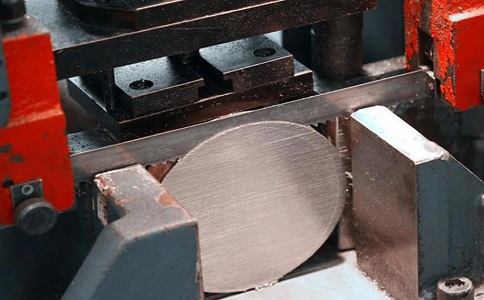 三沙双金属带锯条牙齿碎裂或折断的原因是什么？